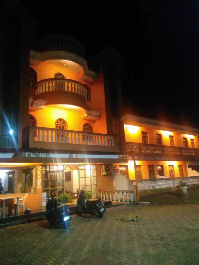 Palm Grove Hotell Cavelossim Eksteriør bilde